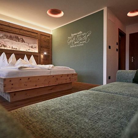 Hotel Garni Savoy Кастелрото Екстериор снимка